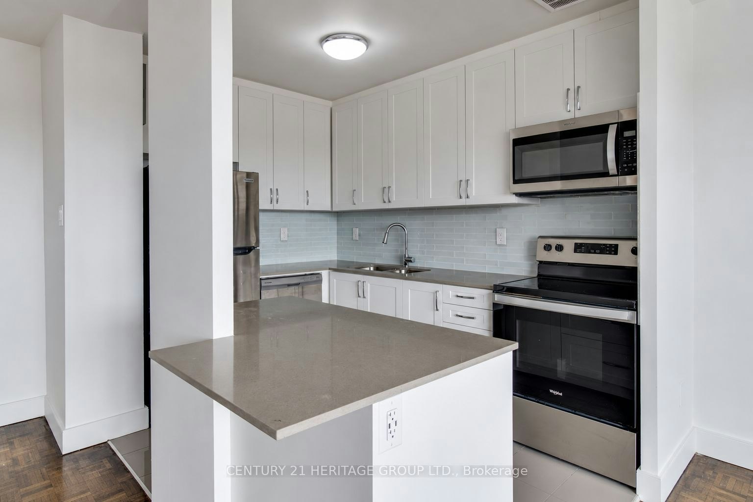 510-10 Garfella Drive, Toronto, ON, M9V 2E9 - 2