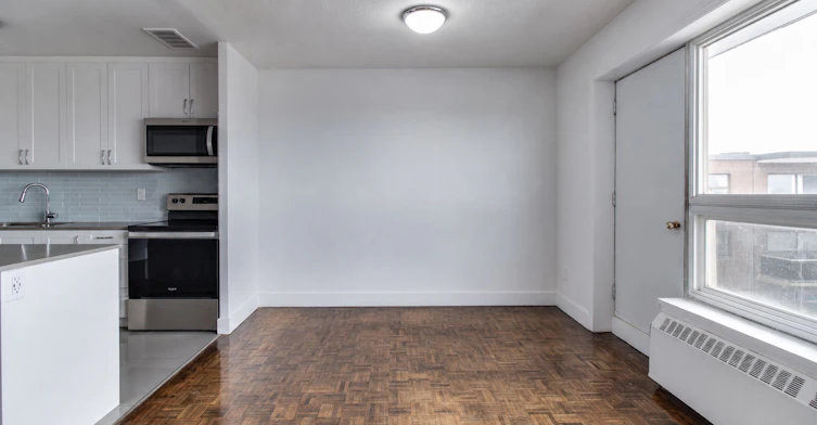 510-10 Garfella Drive, Toronto, ON, M9V 2E9 - 5