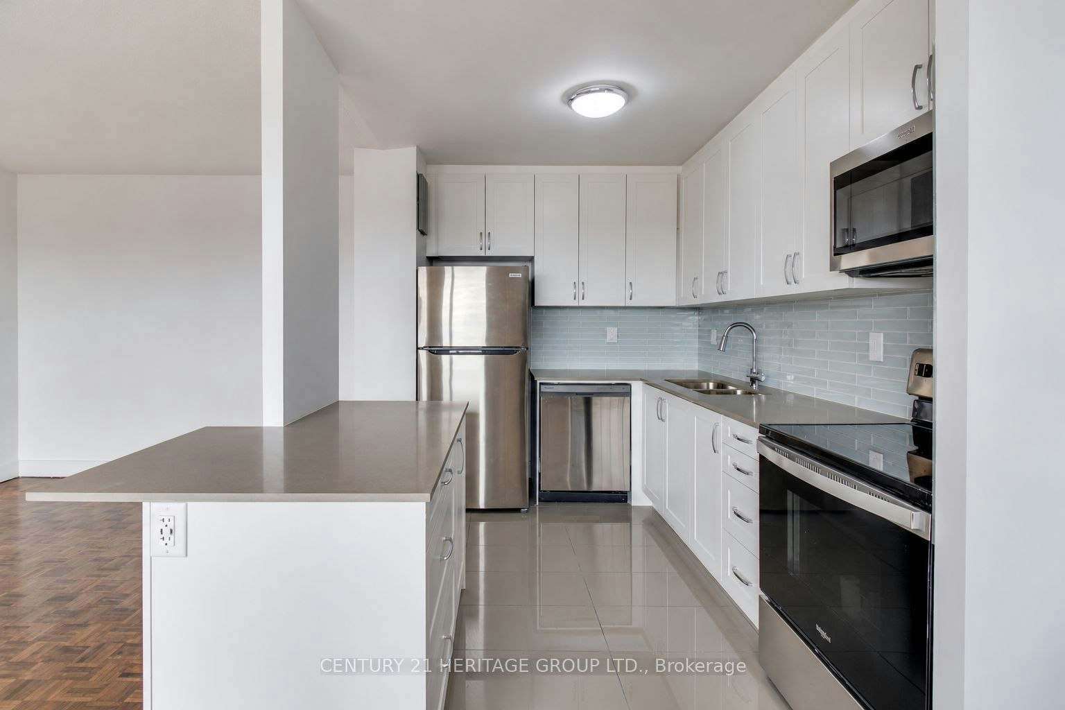 510-10 Garfella Drive, Toronto, ON, M9V 2E9 - 3