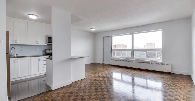 510-10 Garfella Drive, Toronto, ON, M9V 2E9 - 4