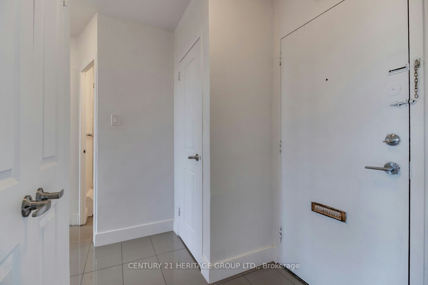 510-10 Garfella Drive, Toronto, ON, M9V 2E9 - 7