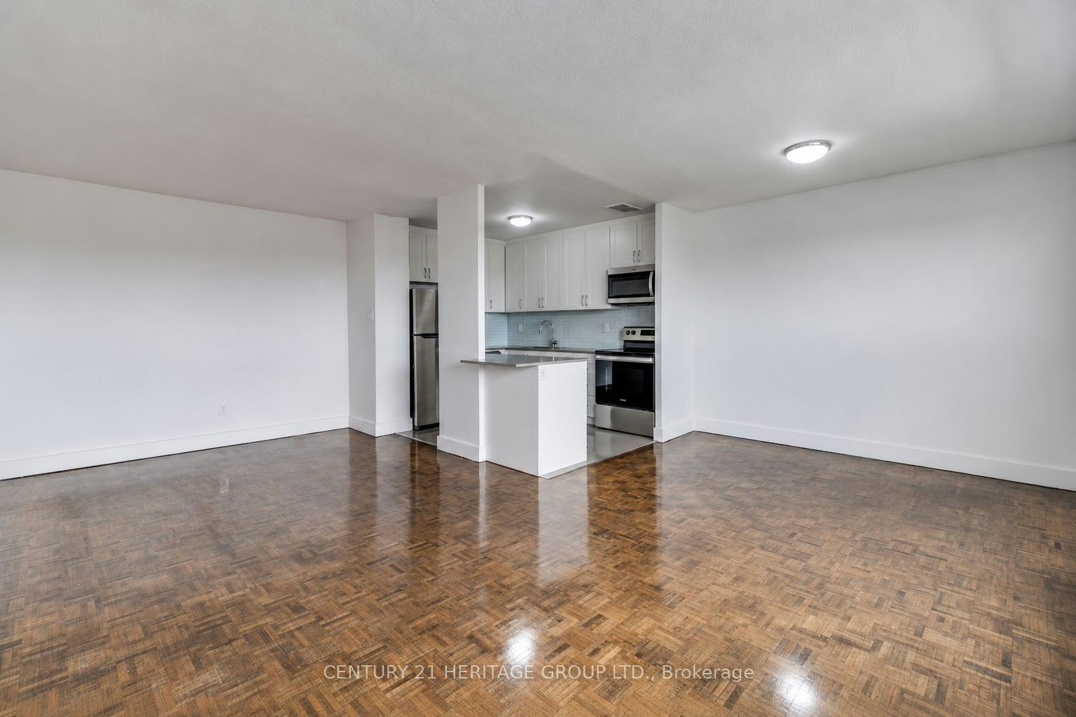510-10 Garfella Drive, Toronto, ON, M9V 2E9