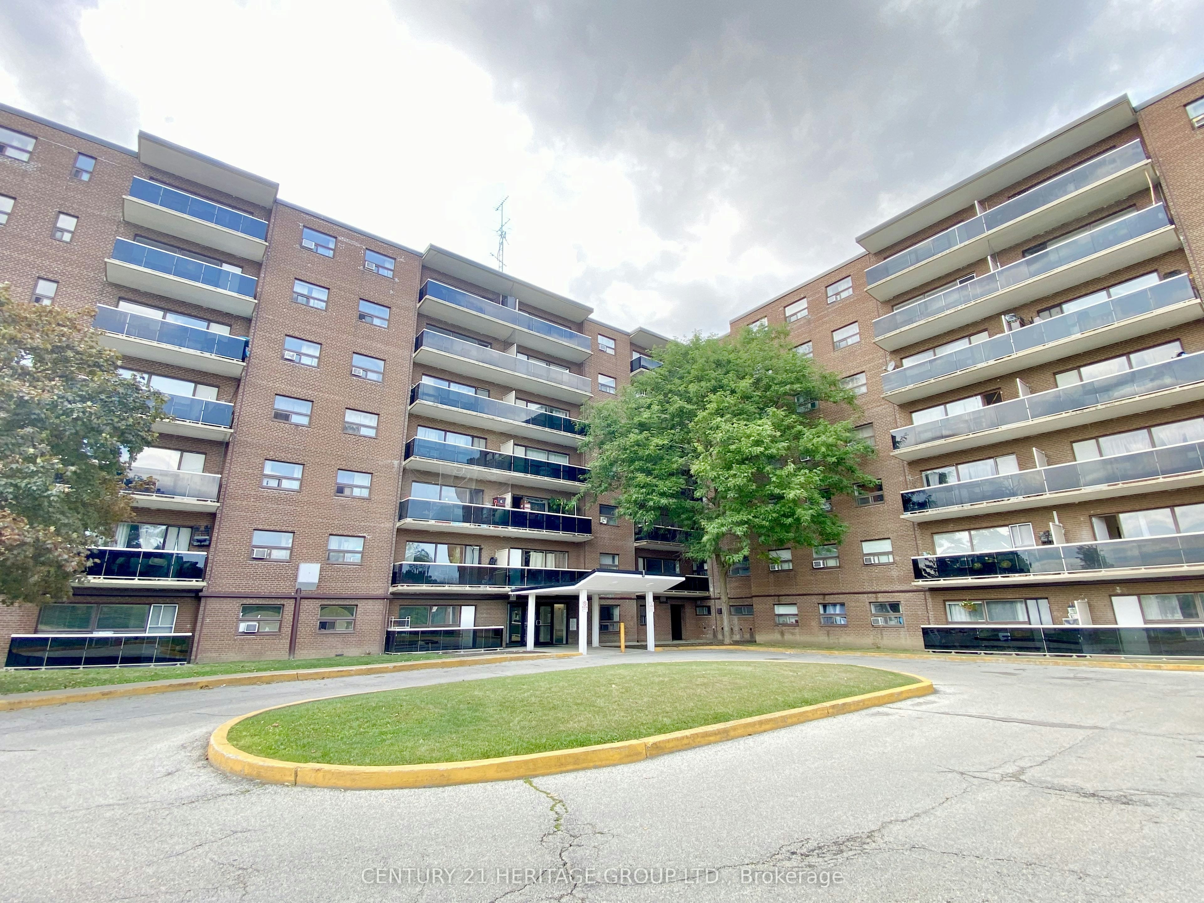 510-10 Garfella Drive, Toronto, ON, M9V 2E9 - 14