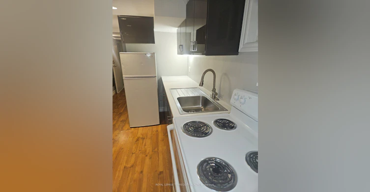 Basement-2 Golden Avenue, Toronto, ON, M6R 2J4 - 5