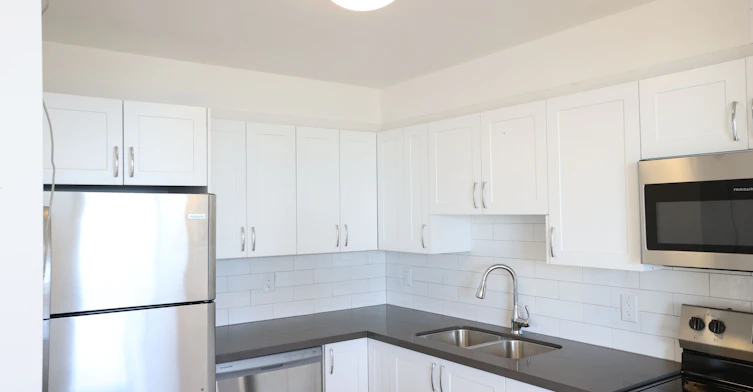 702-41 Garfella Drive, Toronto, ON, M9V 2G3 - 2