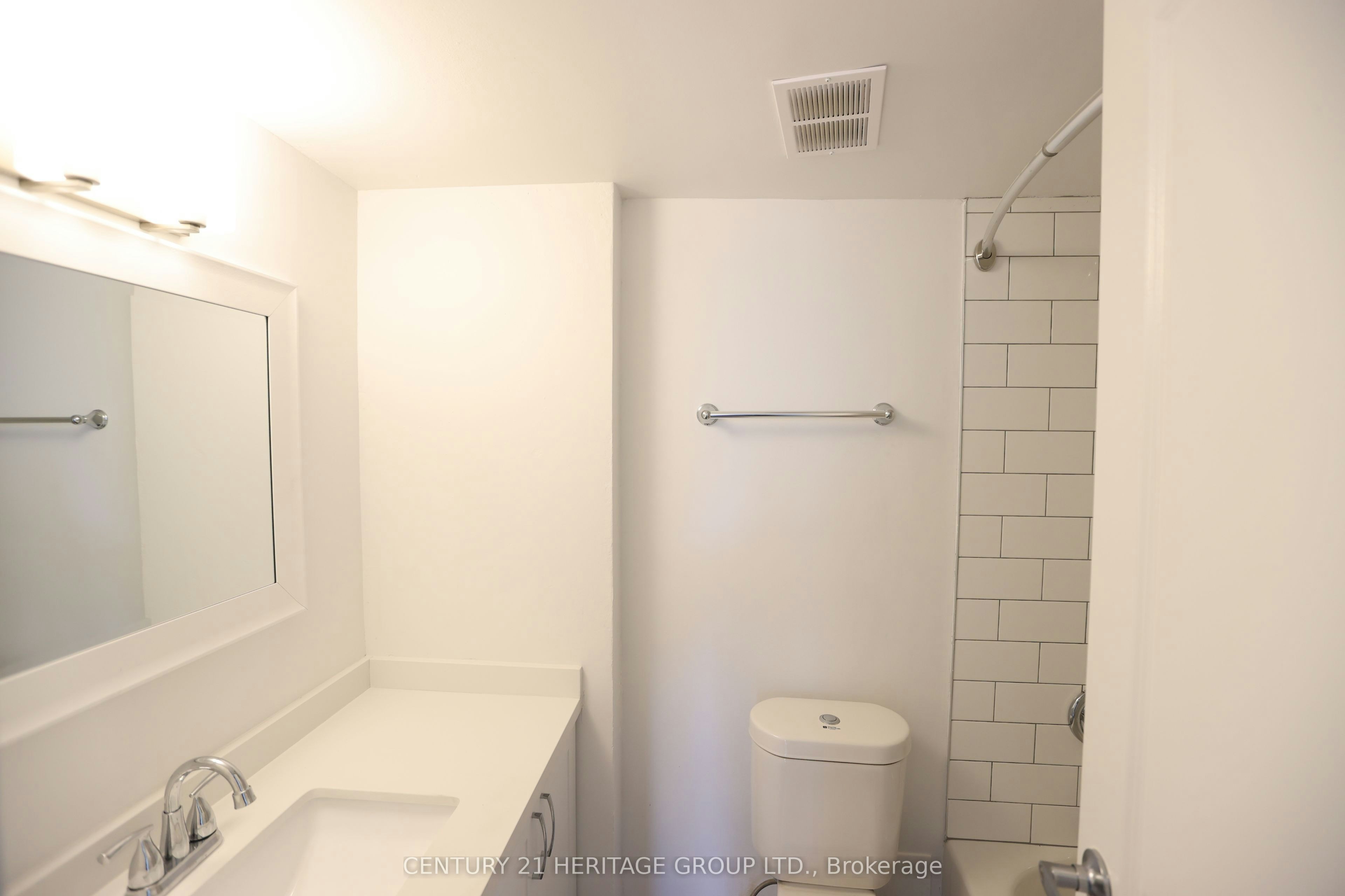 702-41 Garfella Drive, Toronto, ON, M9V 2G3 - 9