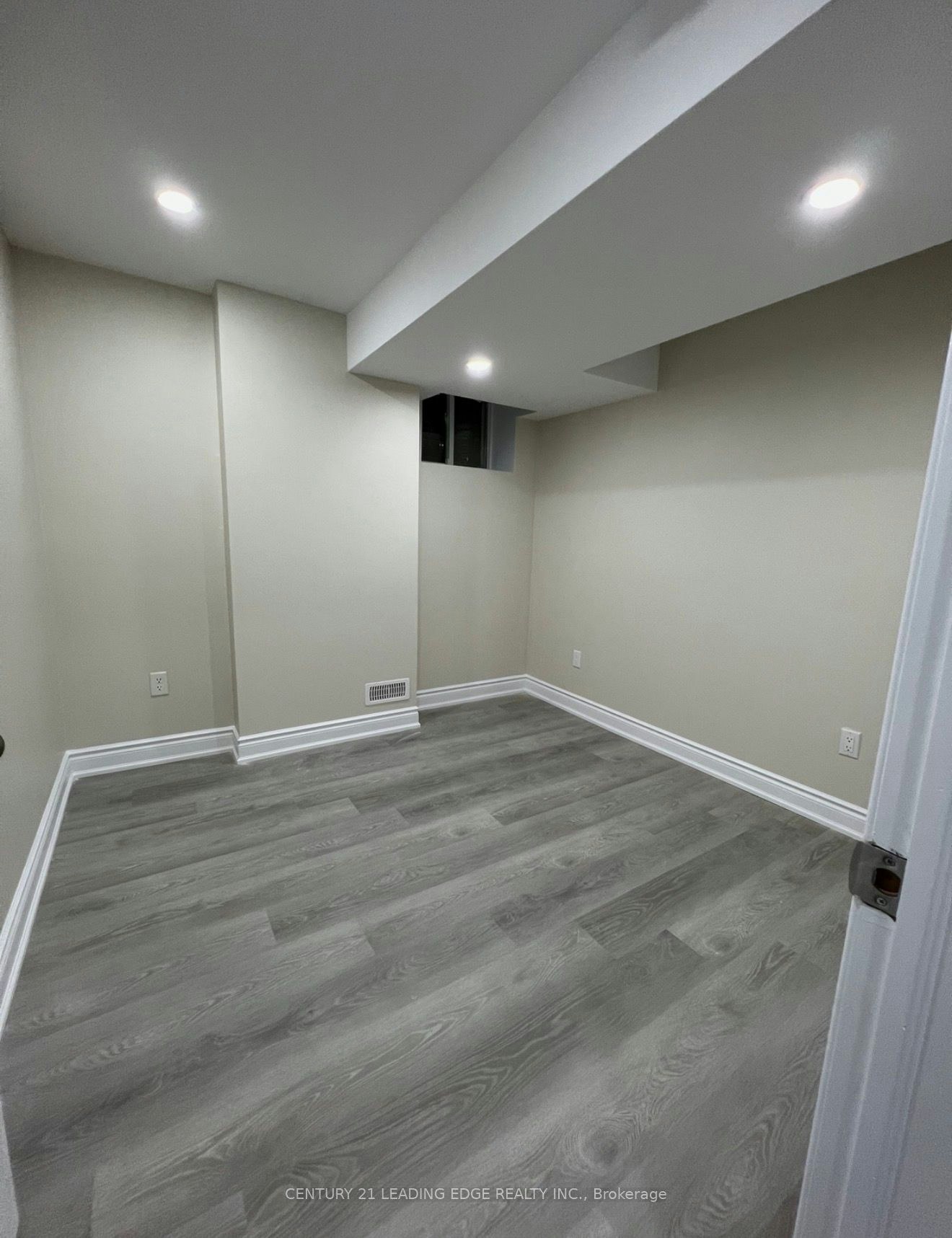 Basement-5699 Margarita Crescent, Mississauga, ON, L5M 6Y7 - 4