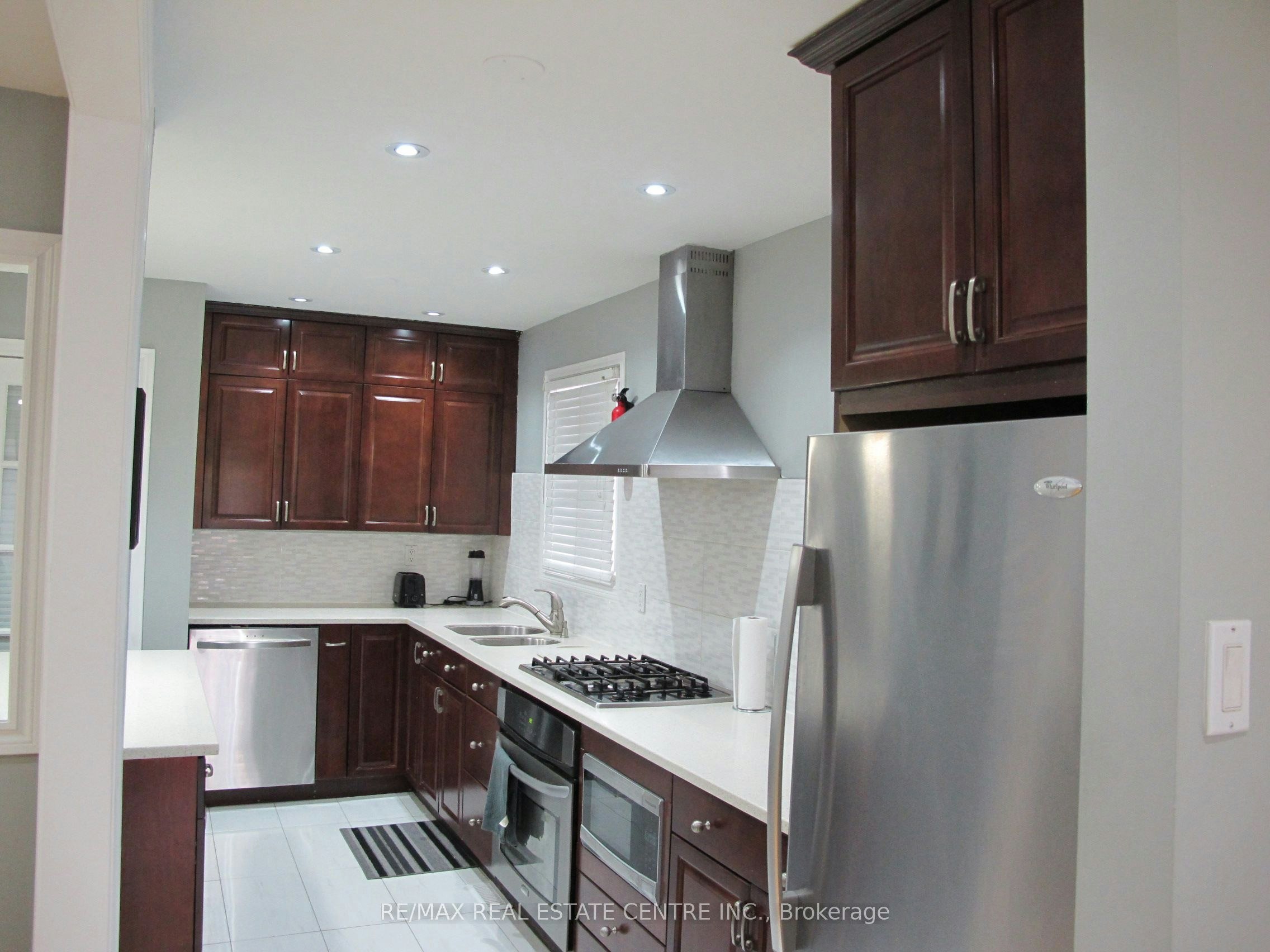 4695 Empire(upper Floor) Crescent, Mississauga, ON, L5R 1M5 - 3
