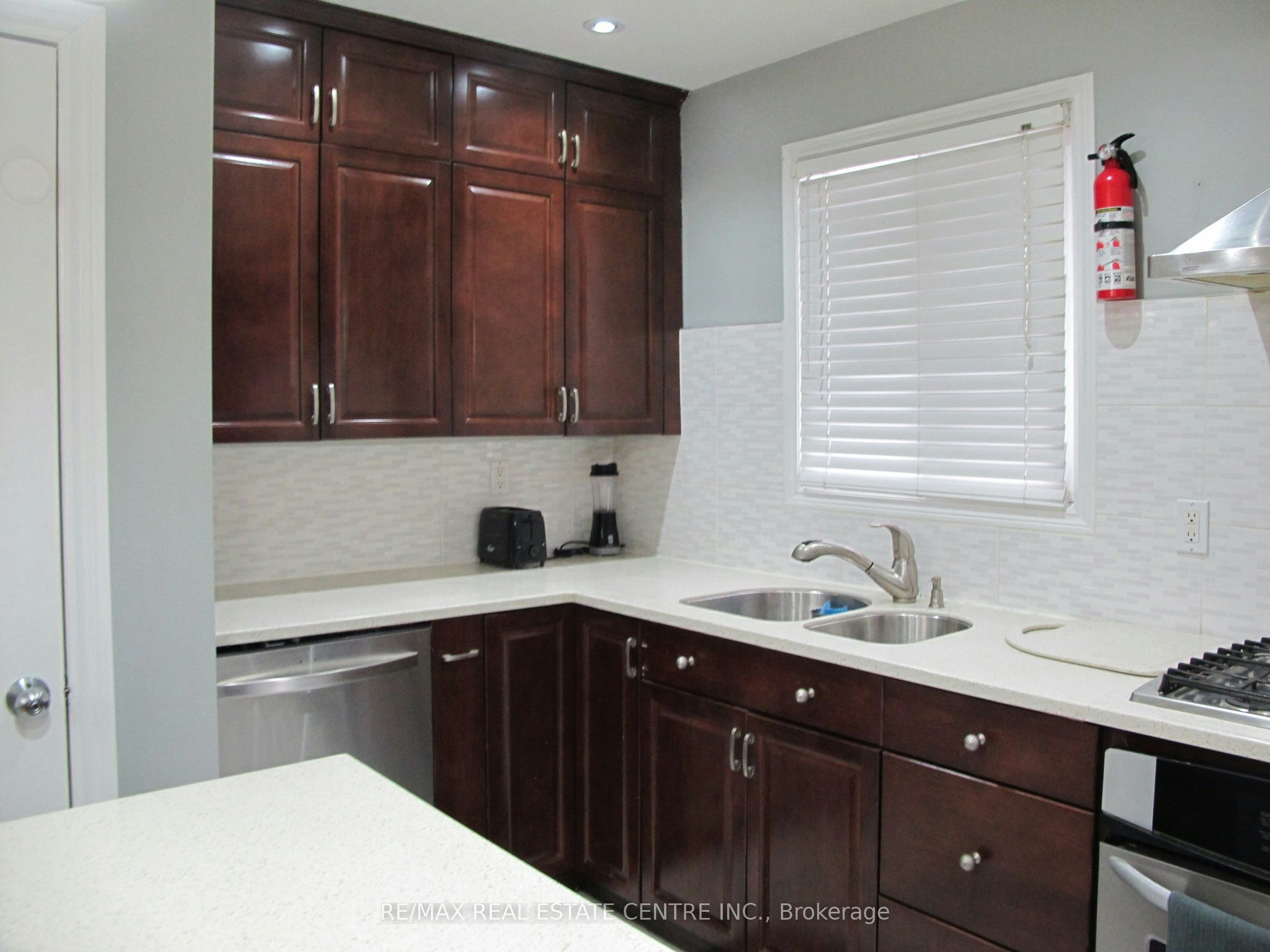 4695 Empire(upper Floor) Crescent, Mississauga, ON, L5R 1M5 - 4