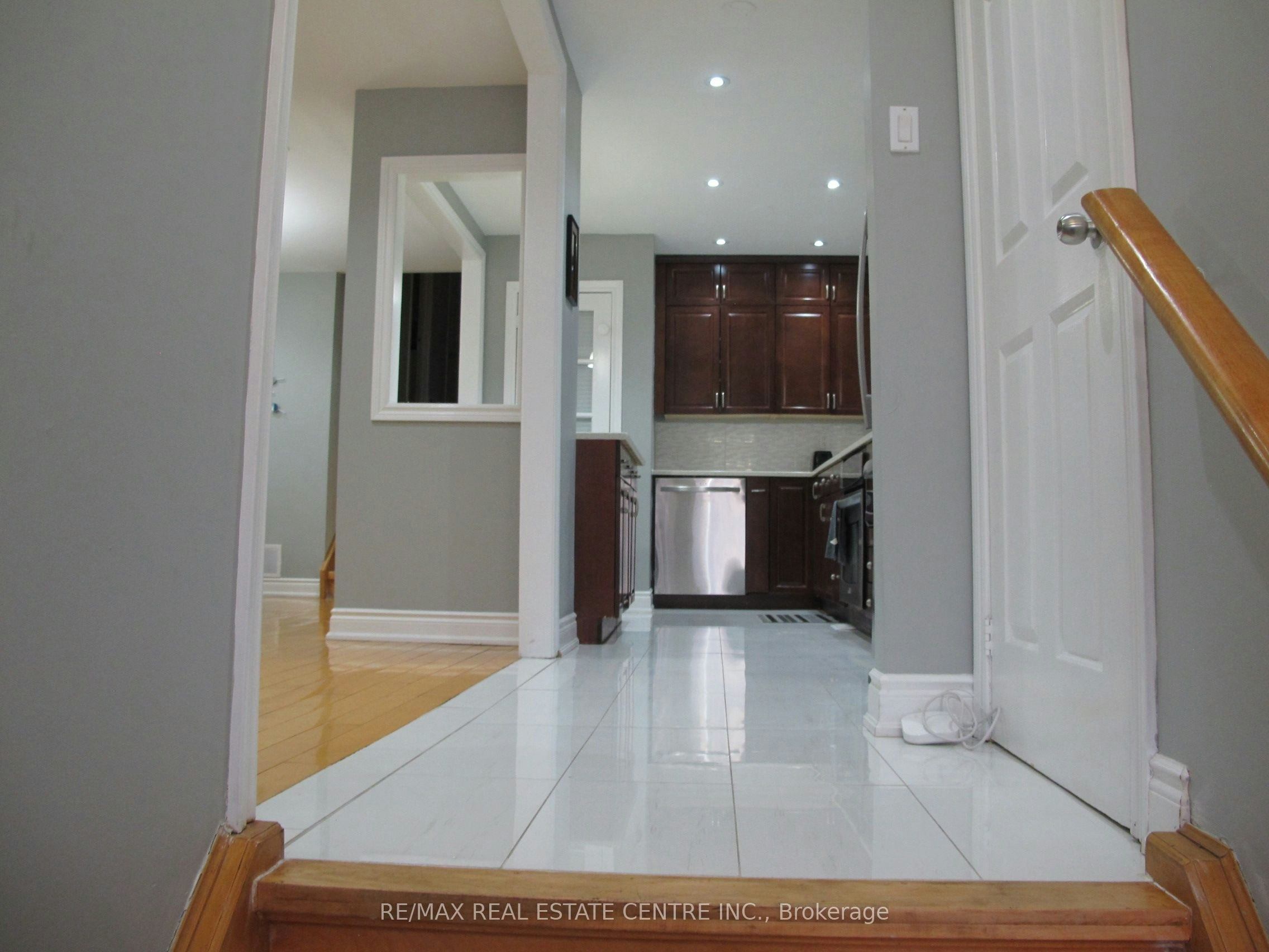 4695 Empire(upper Floor) Crescent, Mississauga, ON, L5R 1M5 - 8