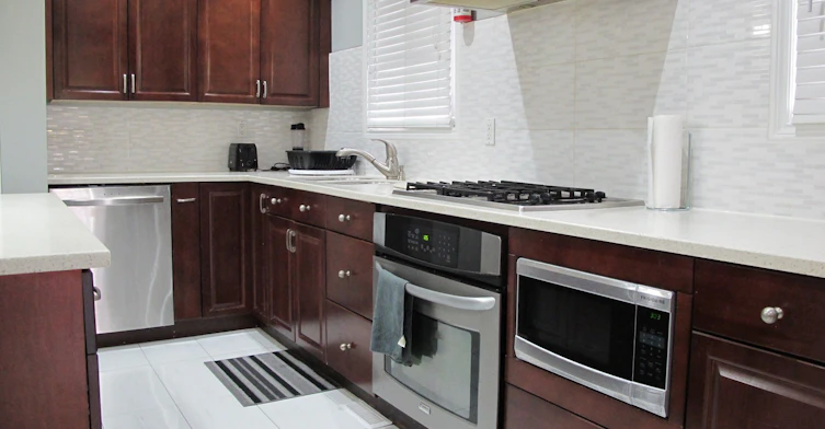 4695 Empire(upper Floor) Crescent, Mississauga, ON, L5R 1M5 - 2