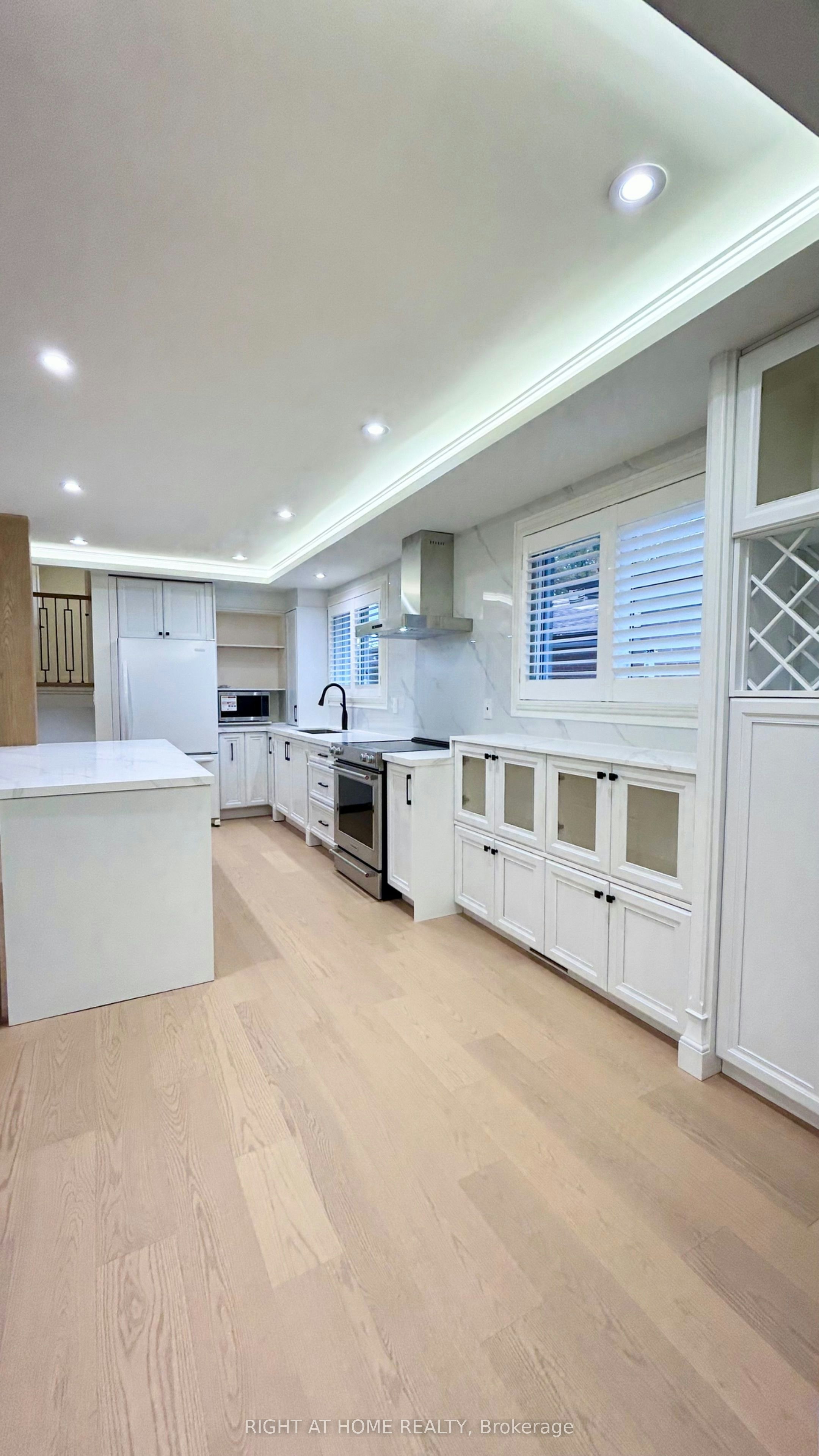 575 Eversley Drive, Mississauga, ON, L5A 2E1 - 13