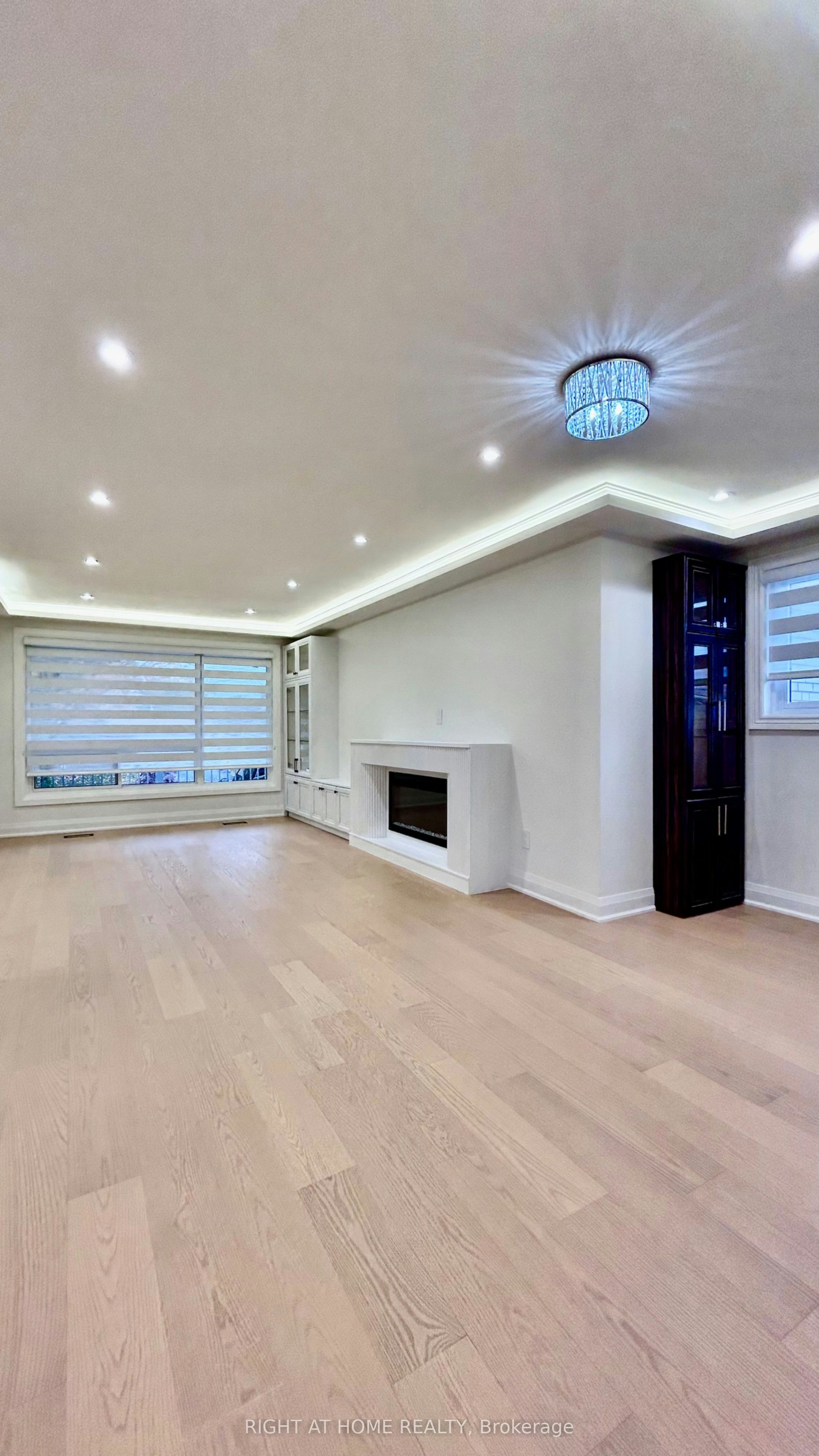 575 Eversley Drive, Mississauga, ON, L5A 2E1 - 7