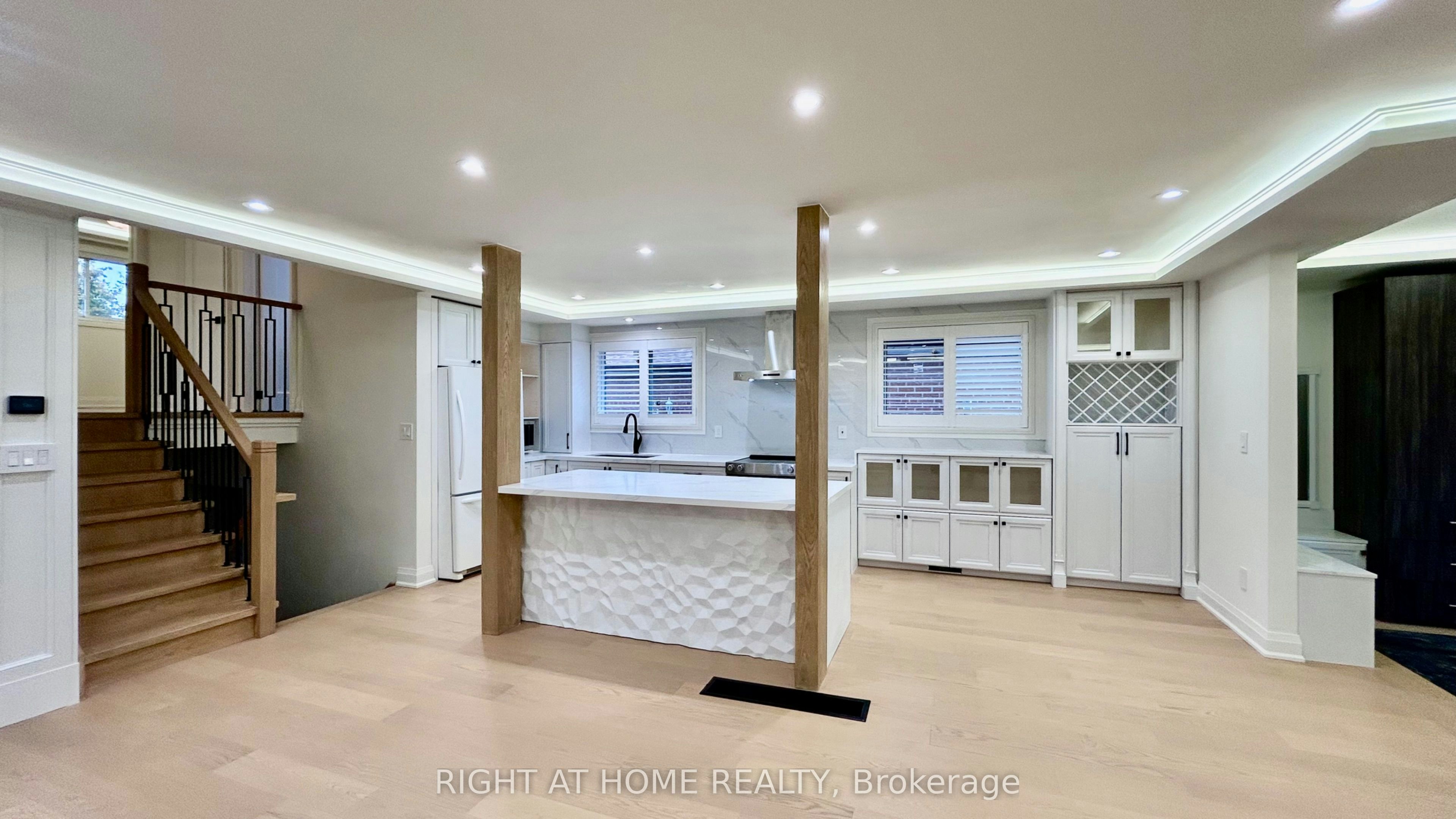 575 Eversley Drive, Mississauga, ON, L5A 2E1 - 5