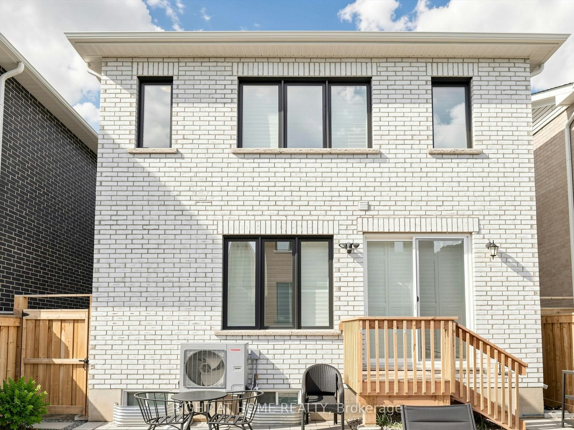 1265 Manitou Way, Milton, ON, L9E 2A7 - 38