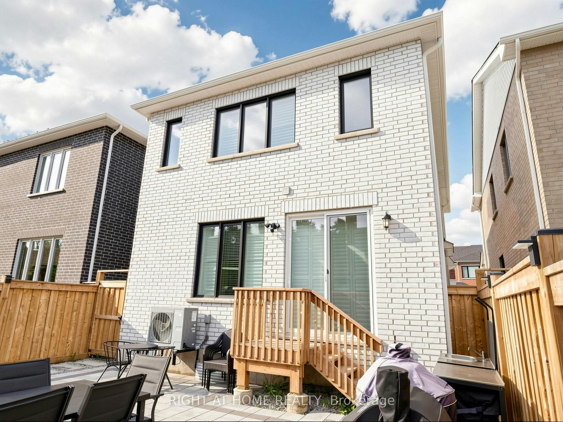 1265 Manitou Way, Milton, ON, L9E 2A7 - 39