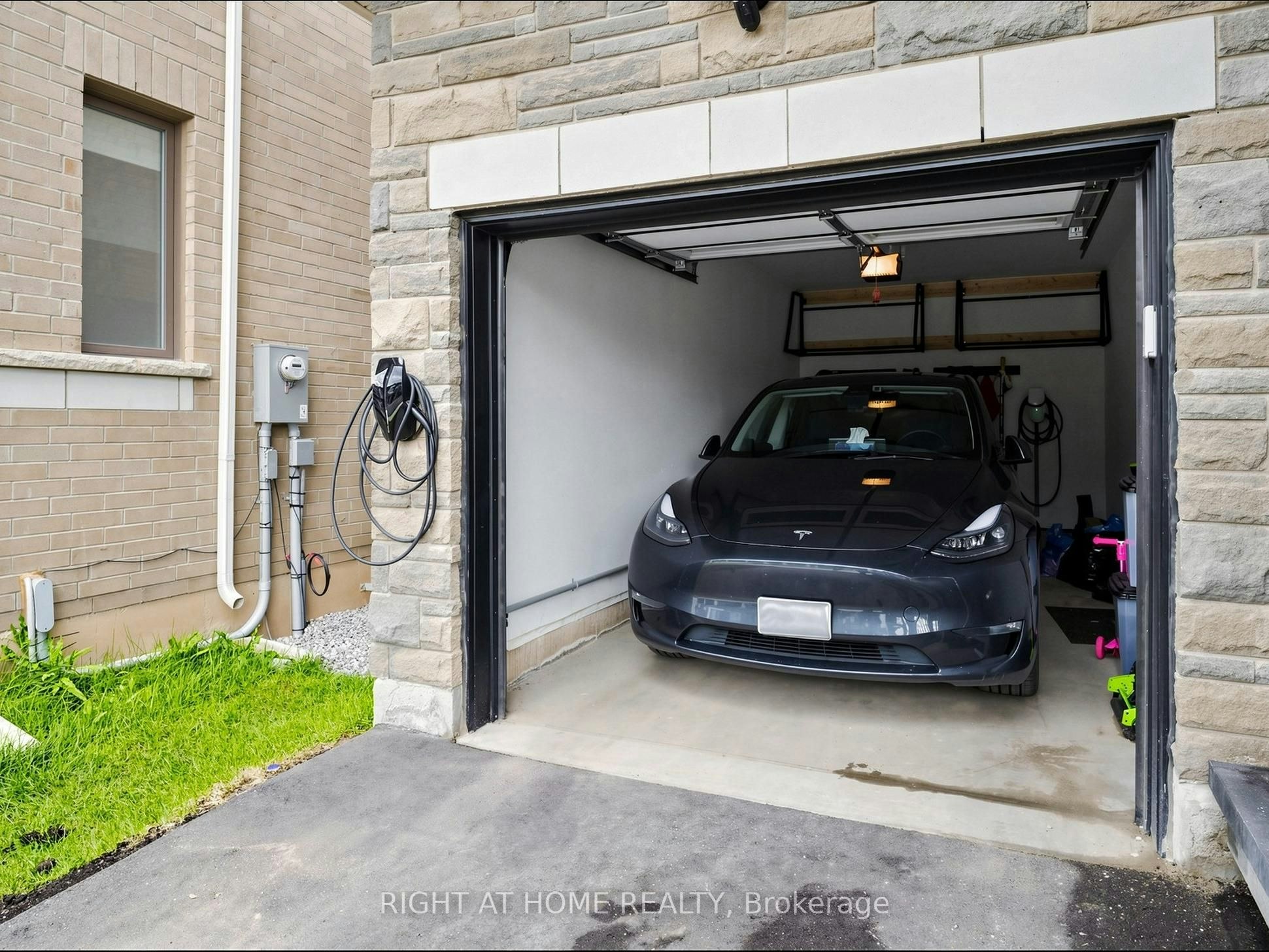 1265 Manitou Way, Milton, ON, L9E 2A7 - 35