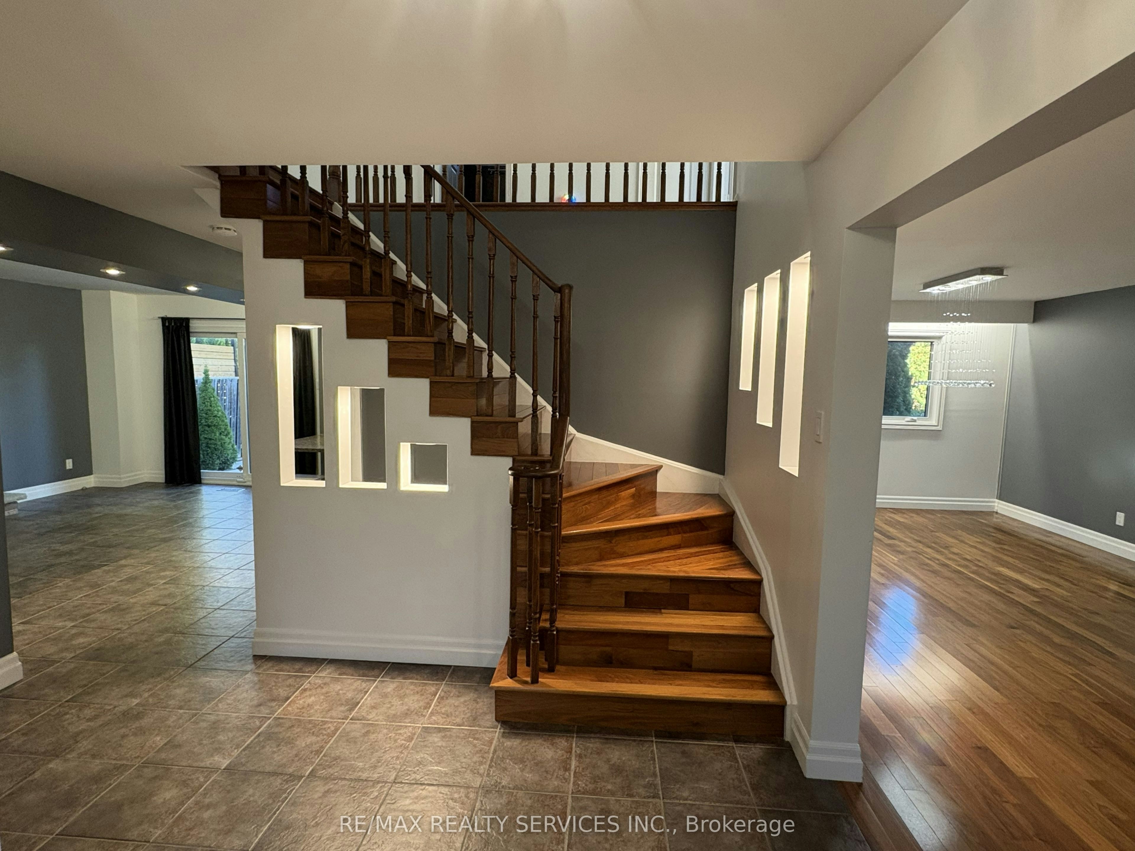 4171 Sawmill Valley Drive, Mississauga, ON, L5L 3H1 - 6