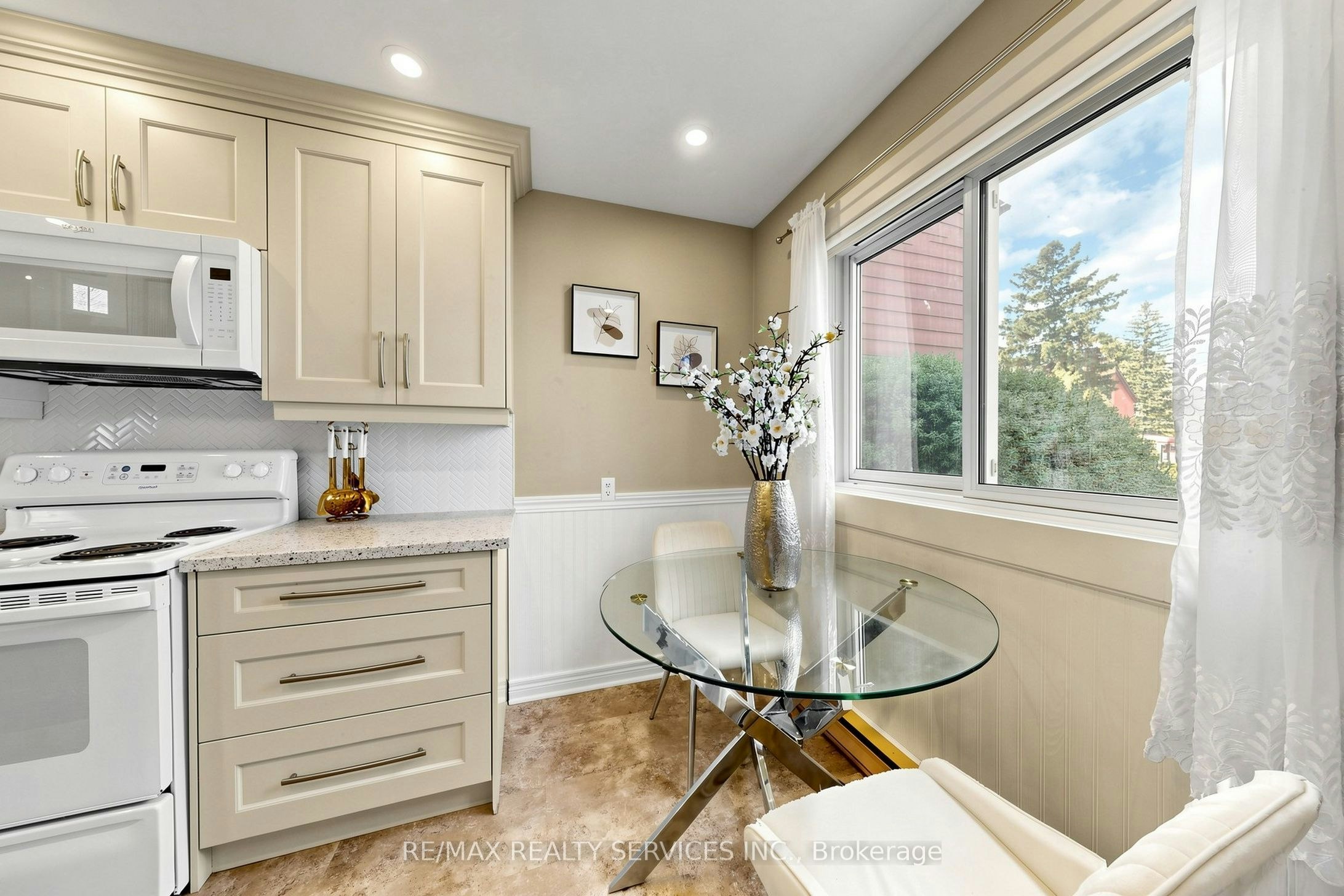 25 Jennifer Square, Brampton, ON, L6S 2L2 - 20
