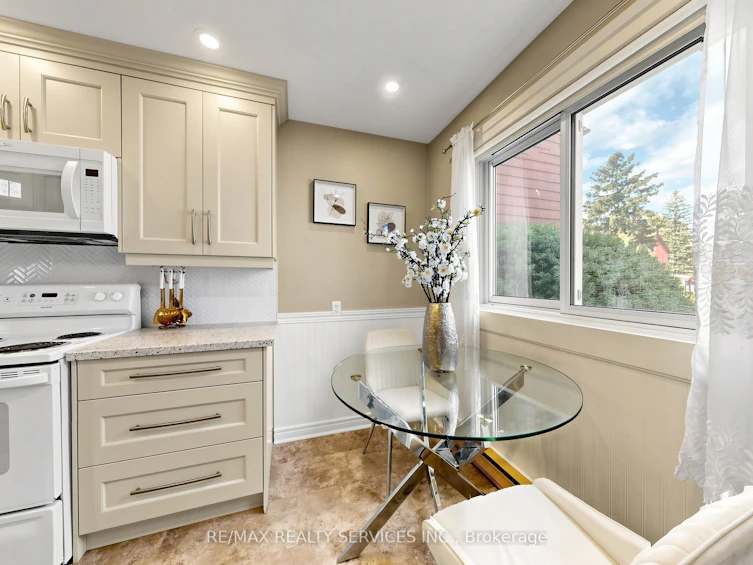 25 Jennifer Square, Brampton, ON, L6S 2L2 - 20