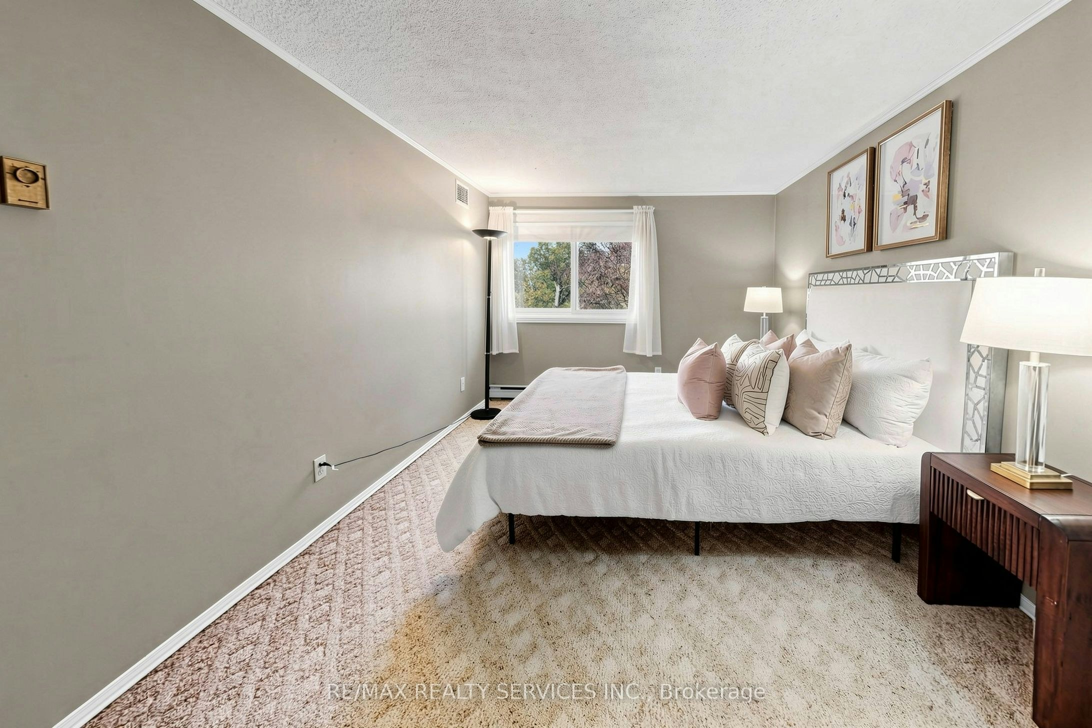 25 Jennifer Square, Brampton, ON, L6S 2L2 - 25