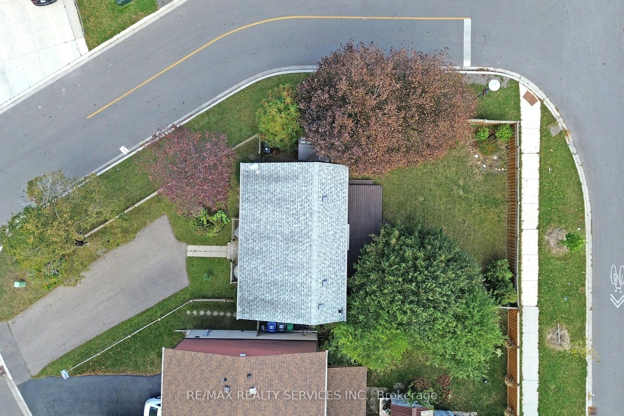 25 Jennifer Square - 4