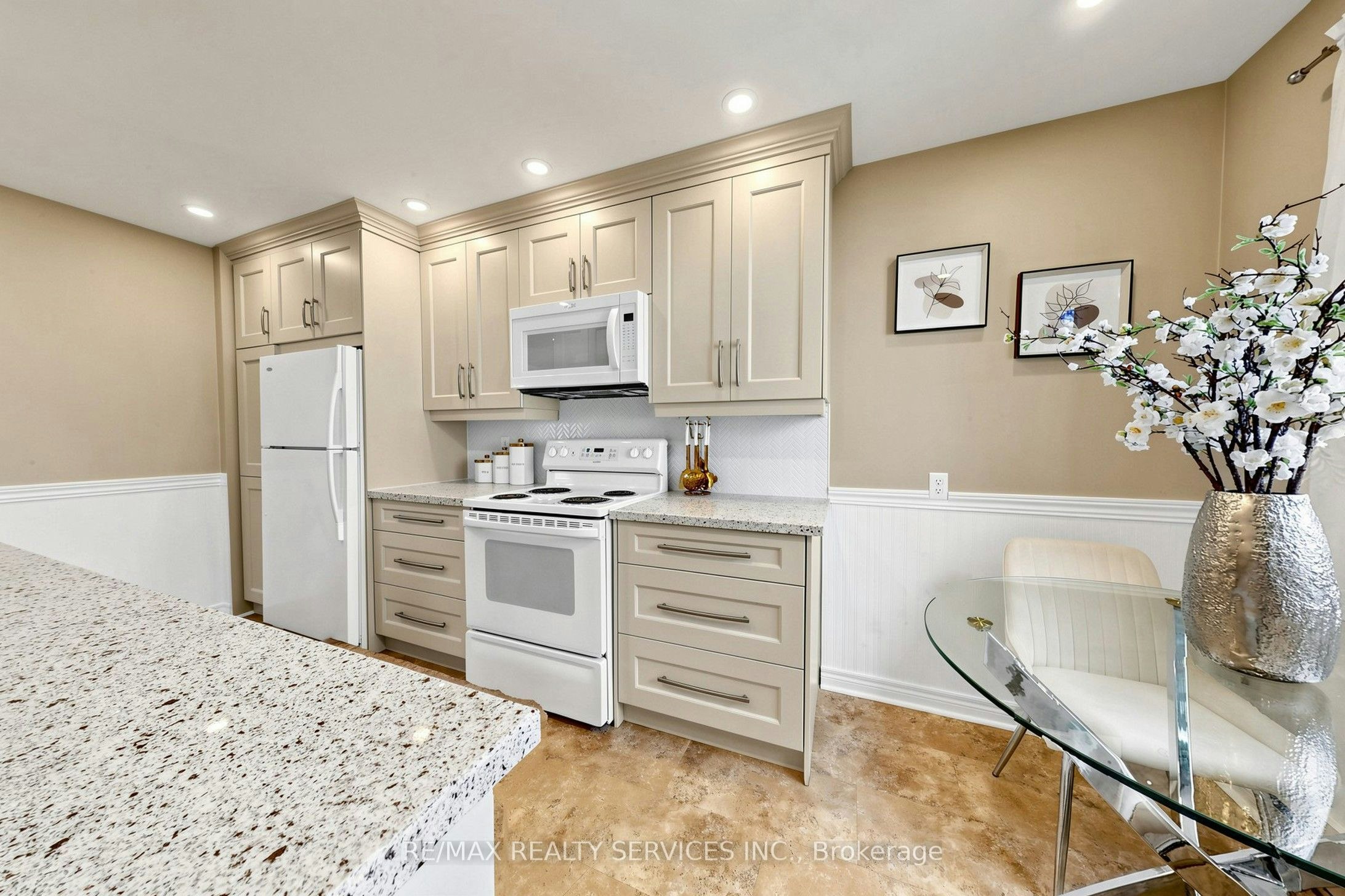 25 Jennifer Square, Brampton, ON, L6S 2L2 - 21