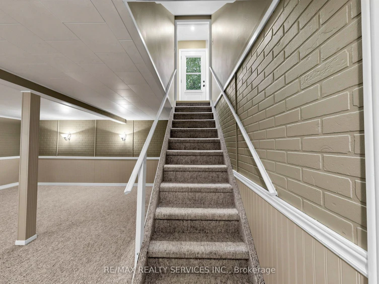 25 Jennifer Square, Brampton, ON, L6S 2L2 - 32