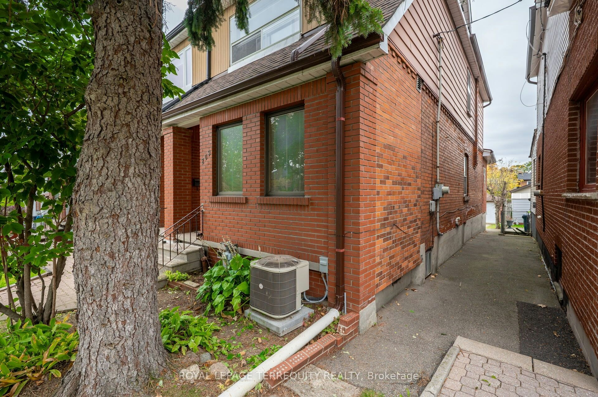 209 Caledonia Road, Toronto, ON, M6E 4S9