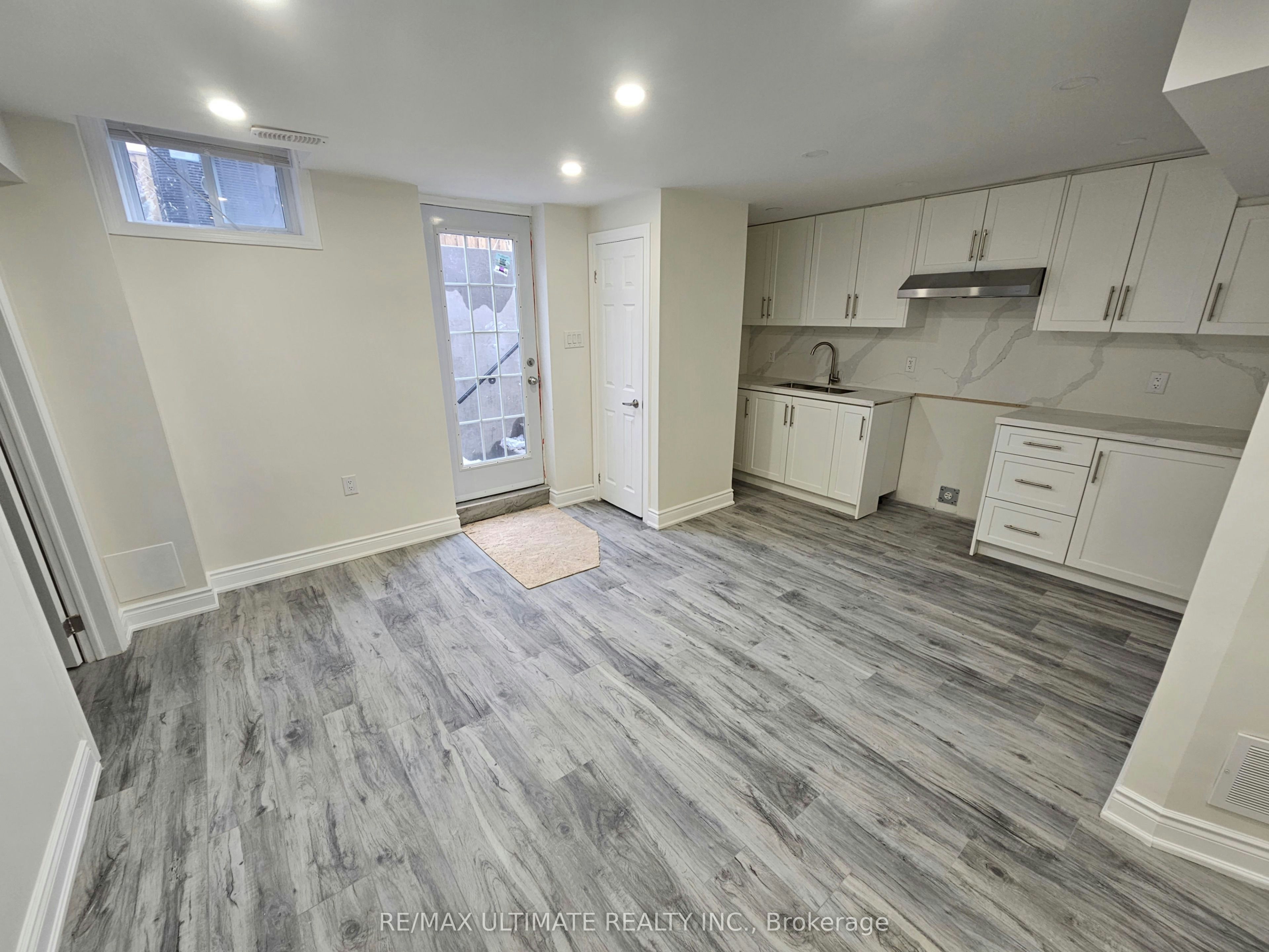 9 Clovercrest Drive, Brampton, ON, L7A 2N4 - 3