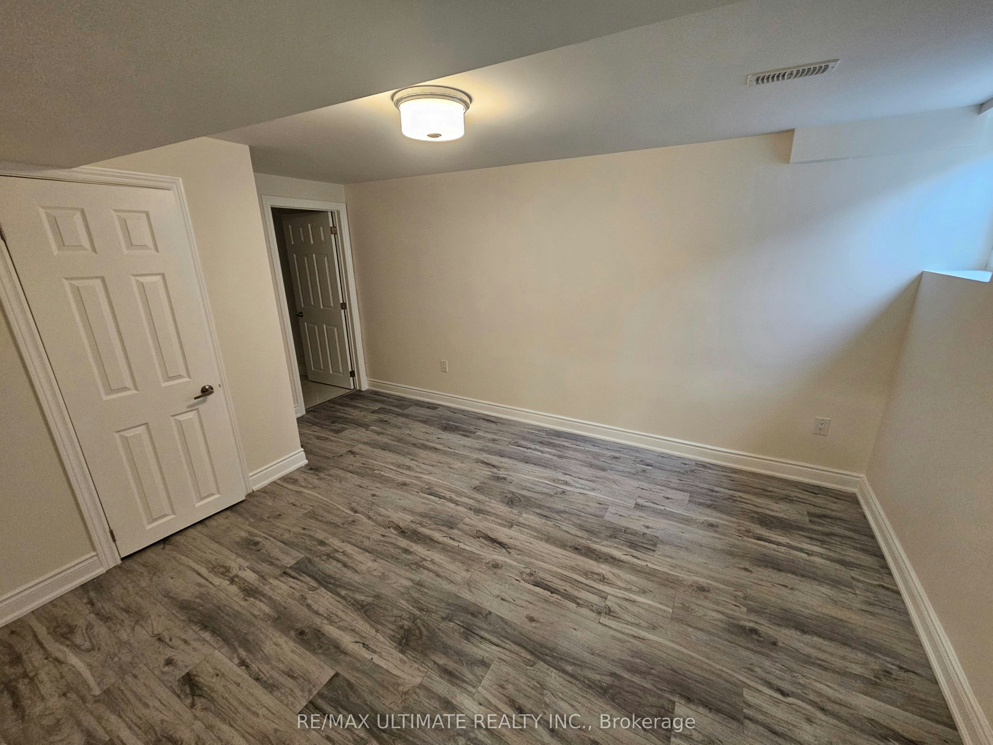 9 Clovercrest Drive, Brampton, ON, L7A 2N4 - 6