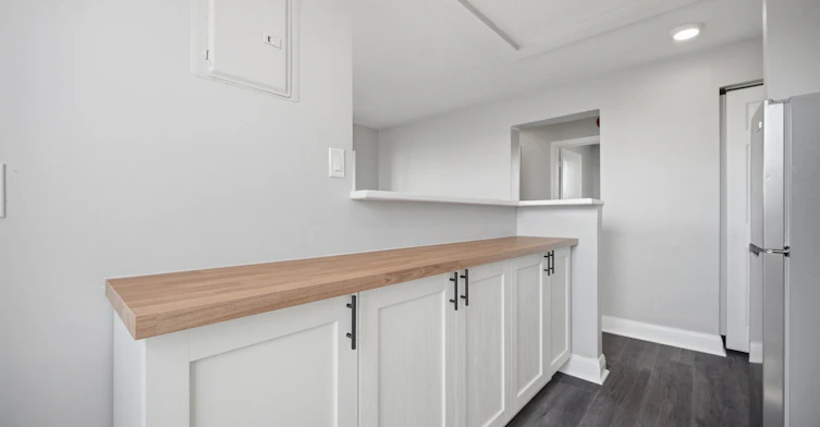 1-133 North Service Road E, Oakville, ON, L6H 1A3 - 8