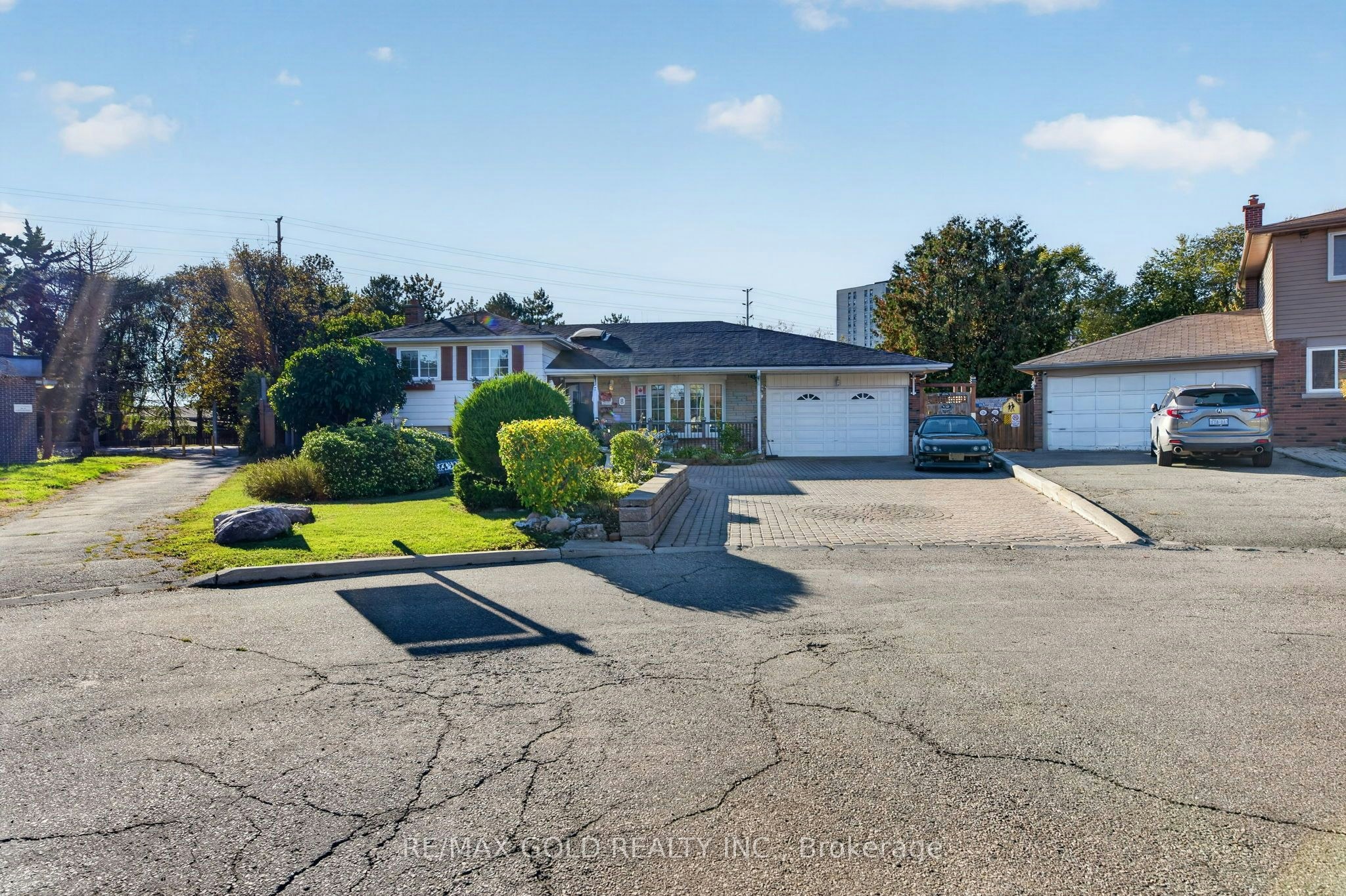 8 Easton Place, Brampton, ON, L6T 2A7