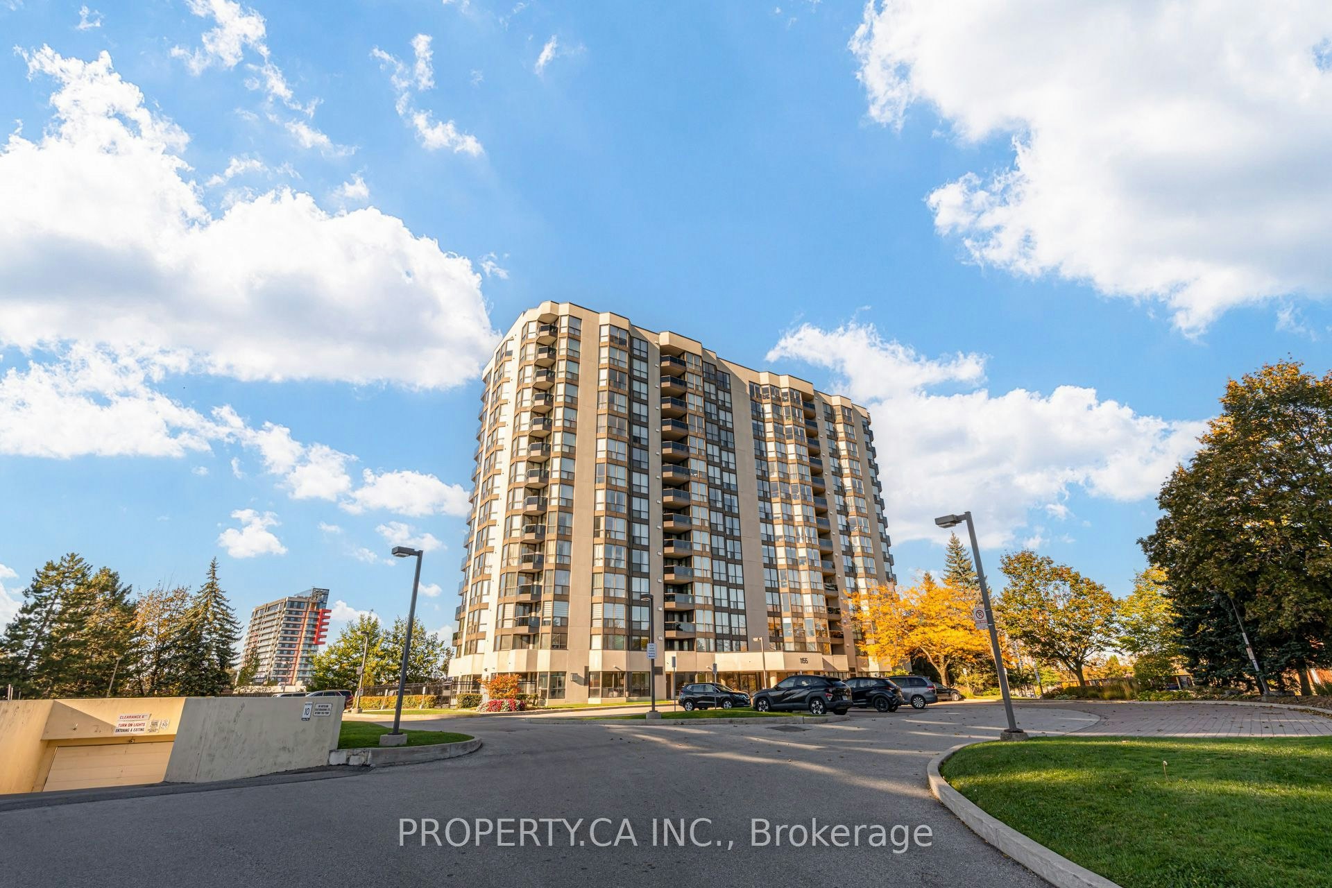 601-1155 Bough Beeches Boulevard, Mississauga, ON, L4W 4N2