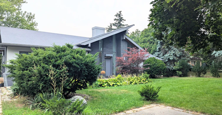 Lower-1101 Lakeshore Road W, Oakville, ON, L6L 1E7
