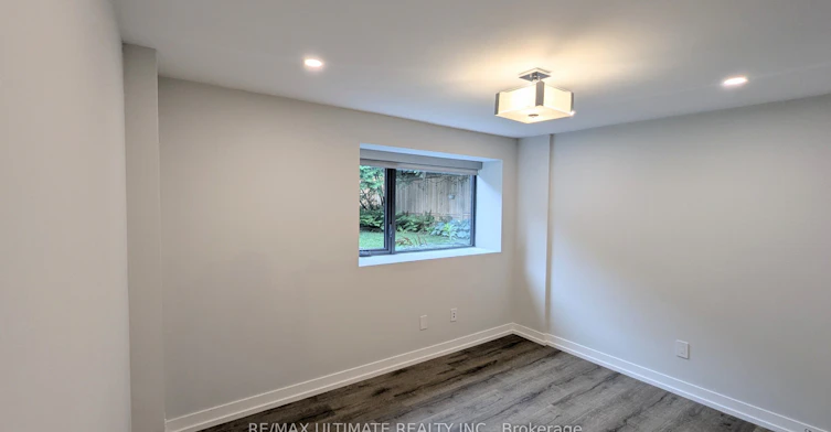 Lower-1101 Lakeshore Road W, Oakville, ON, L6L 1E7 - 17