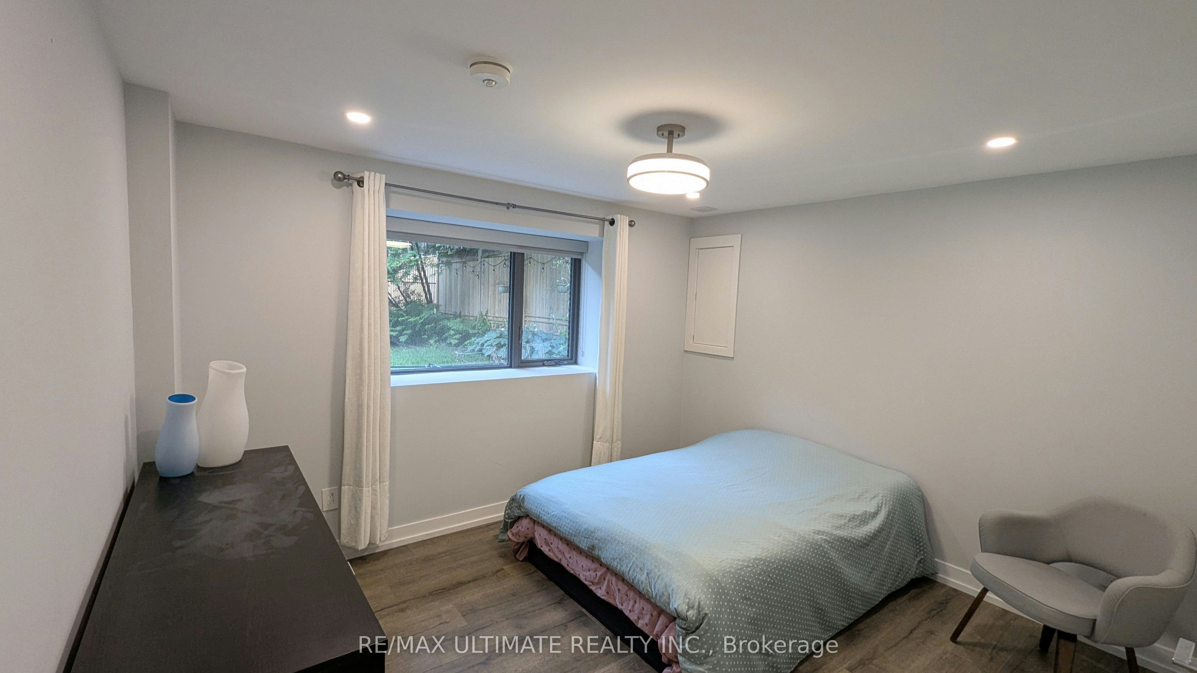 Lower-1101 Lakeshore Road W, Oakville, ON, L6L 1E7 - 16