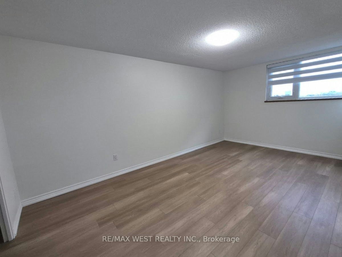 802-250 Scarlett Road, Toronto, ON, M6N 4X5 - 13