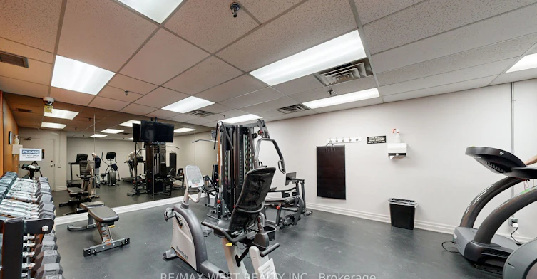 802-250 Scarlett Road, Toronto, ON, M6N 4X5 - 2