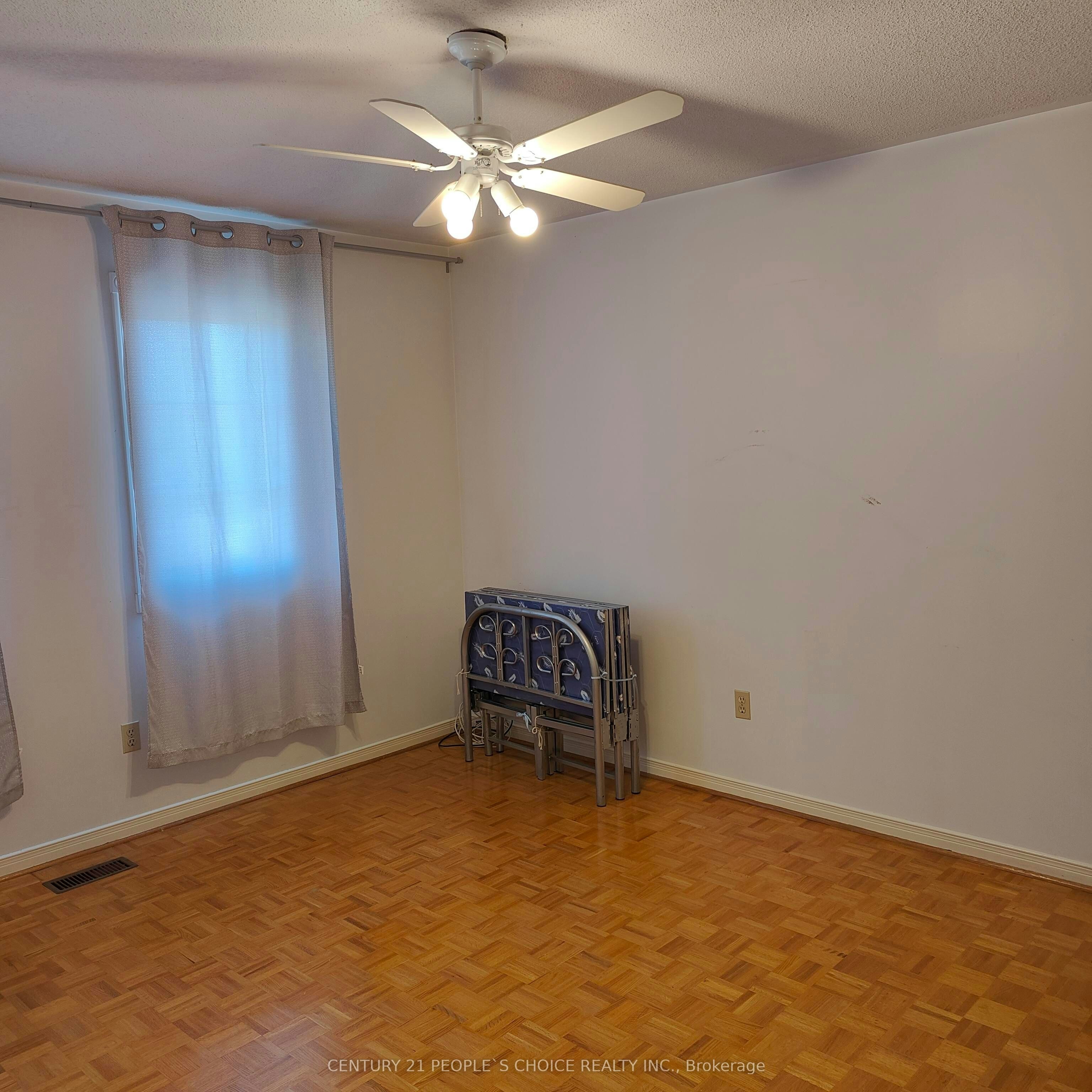 29 Kingsplate Crescent, Toronto, ON, M9W 6X5 - 10