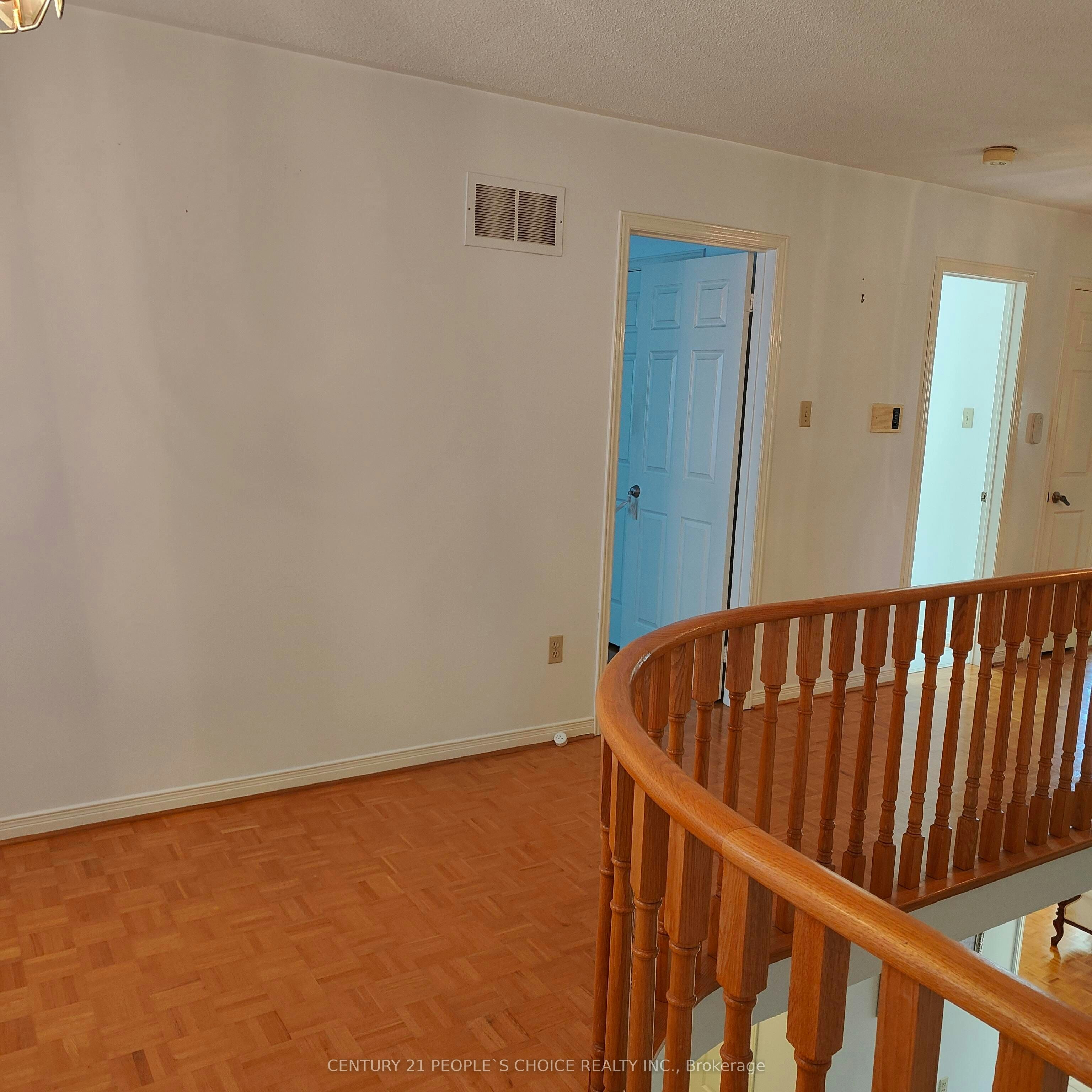 29 Kingsplate Crescent, Toronto, ON, M9W 6X5 - 7