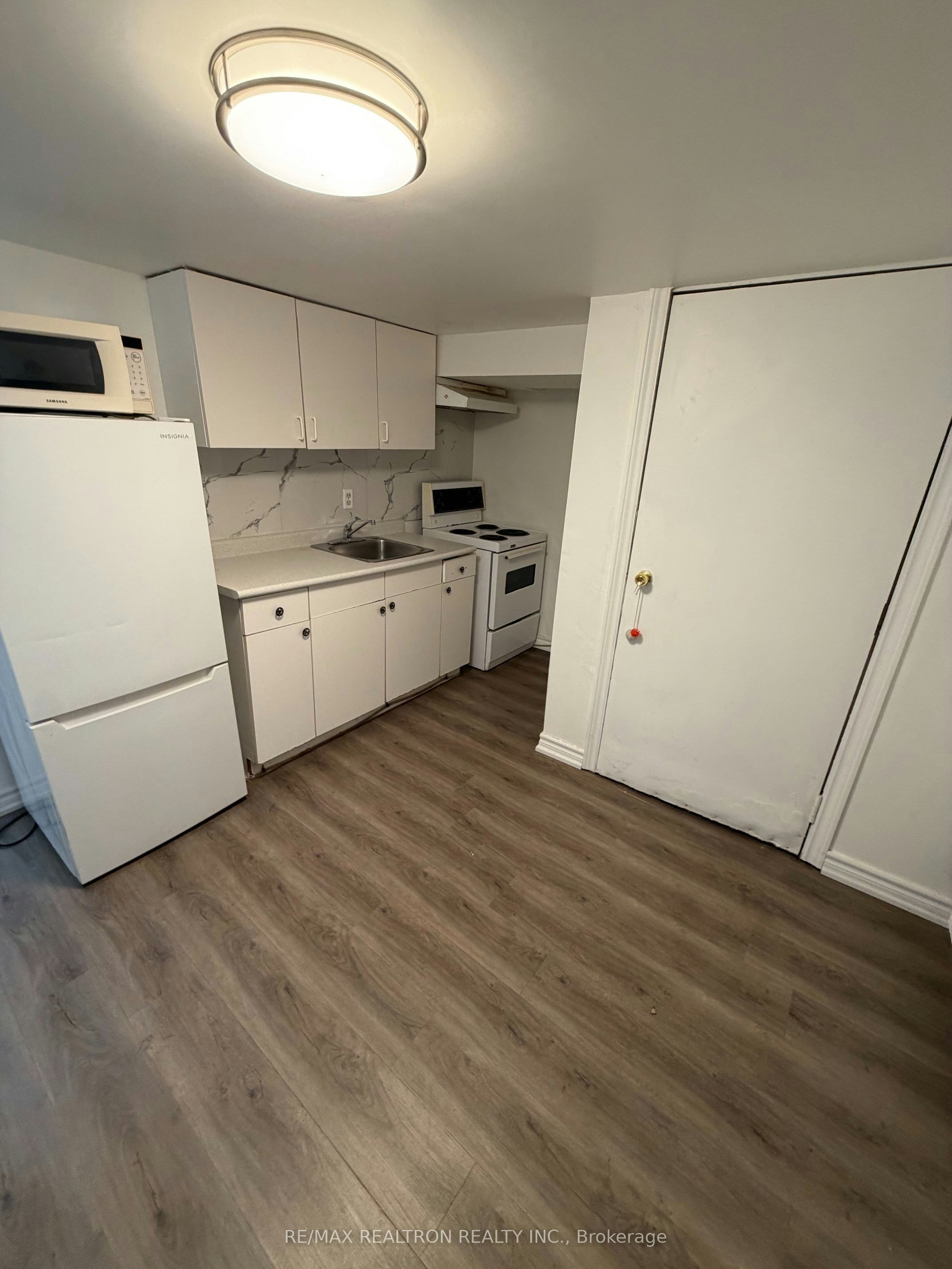 Basement Unit 2-135 Emerson Avenue, Toronto, ON, M6H 3T2 - 7