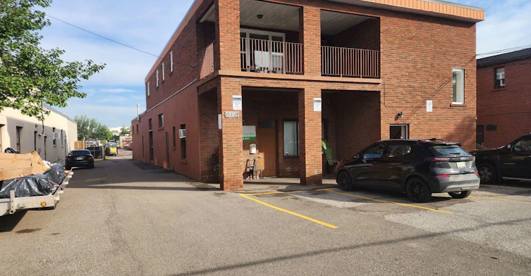 Upper-214 Pellatt Avenue, Toronto, ON, M9N 2P6