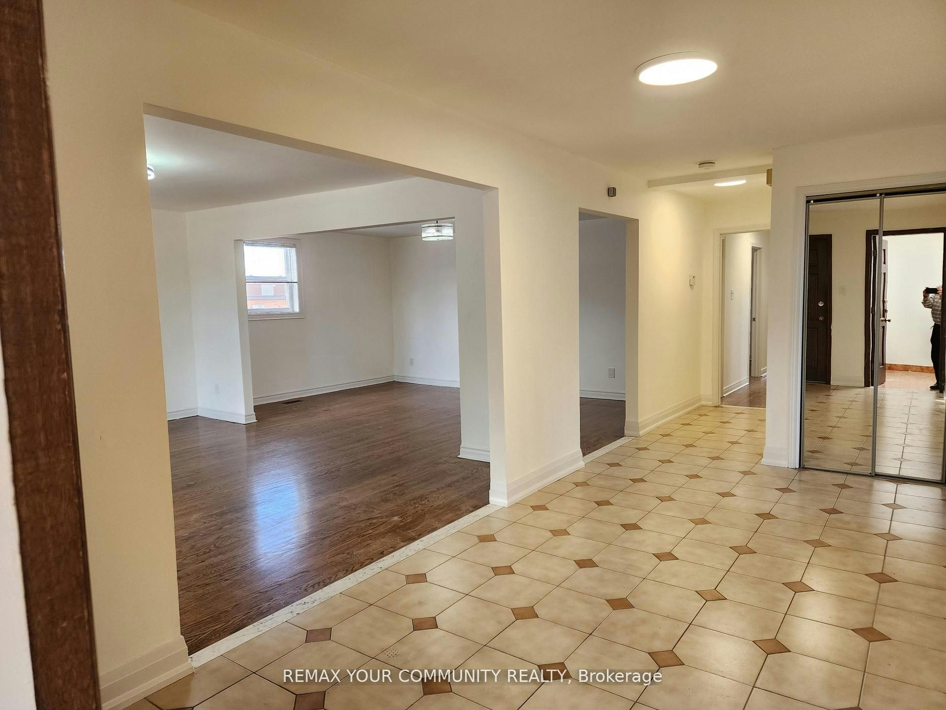 Upper-214 Pellatt Avenue, Toronto, ON, M9N 2P6 - 6
