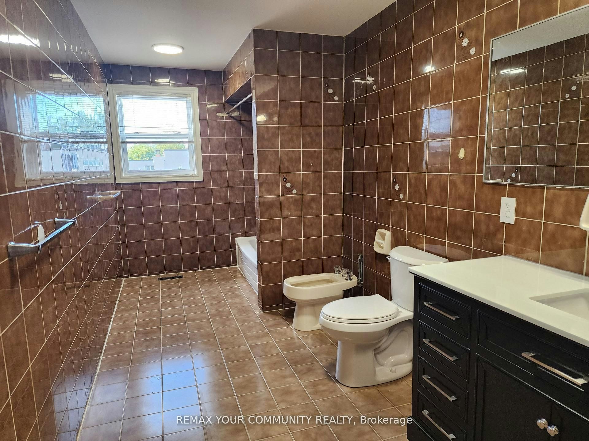 Upper-214 Pellatt Avenue, Toronto, ON, M9N 2P6 - 12