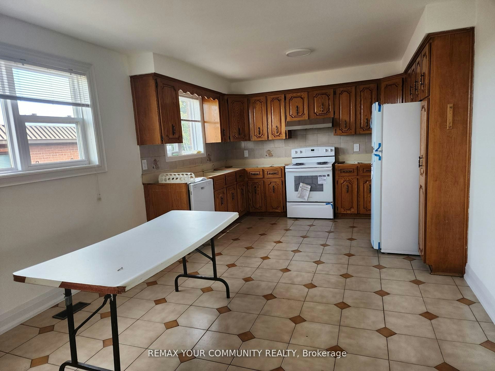 Upper-214 Pellatt Avenue, Toronto, ON, M9N 2P6 - 7