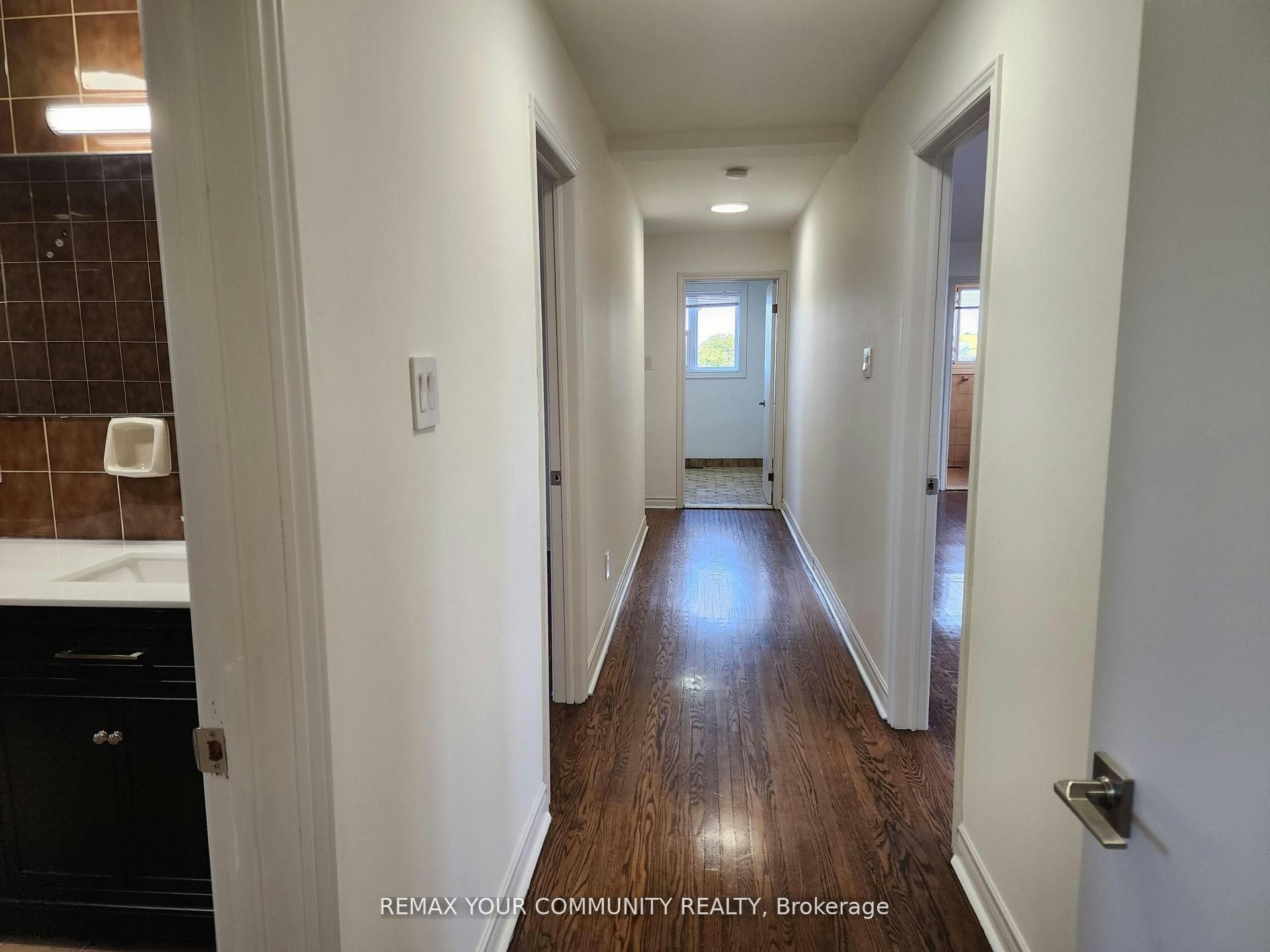 Upper-214 Pellatt Avenue, Toronto, ON, M9N 2P6 - 11