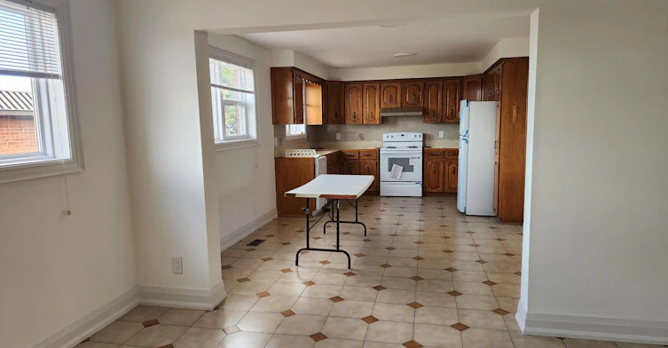 Upper-214 Pellatt Avenue, Toronto, ON, M9N 2P6 - 10