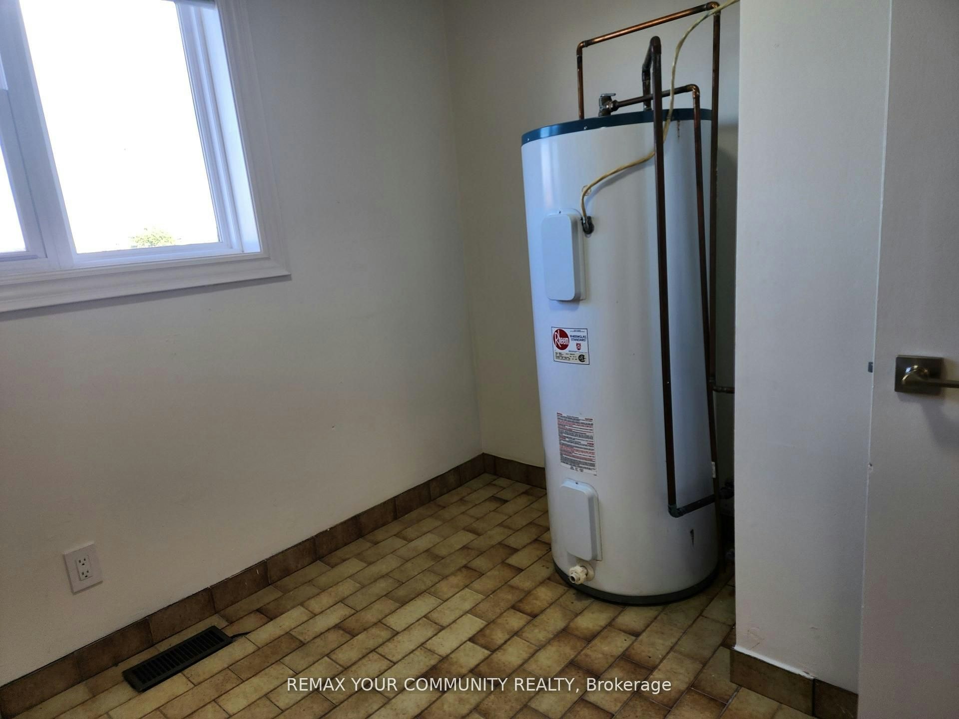Upper-214 Pellatt Avenue, Toronto, ON, M9N 2P6 - 19