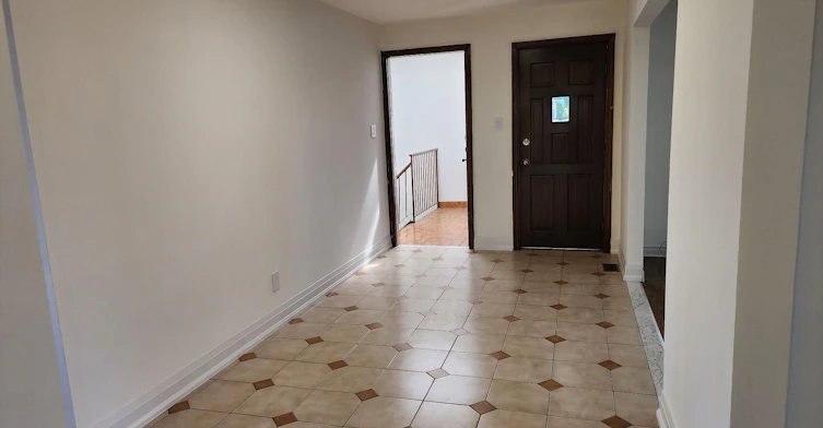 Upper-214 Pellatt Avenue, Toronto, ON, M9N 2P6 - 2